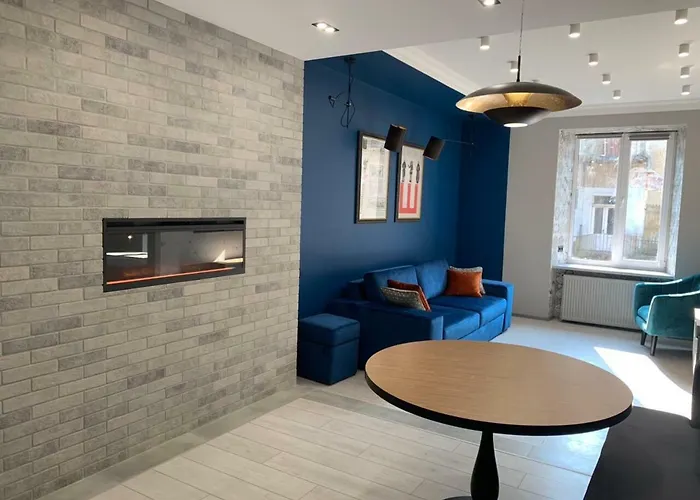 дизайнерські на вулиці краківській 17 в центрі львова * إلفيف